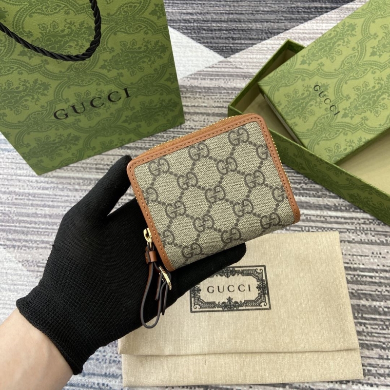 G*u*i wallets & purse